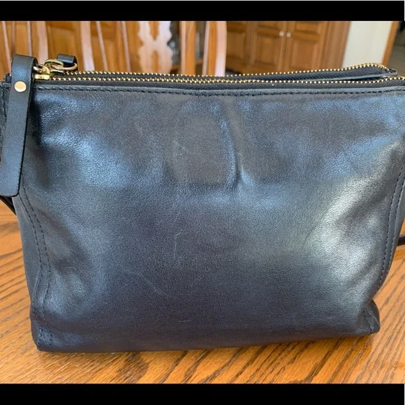 Lo & Sons Pearl Black Crossbody Bag - Picture 2 of 16